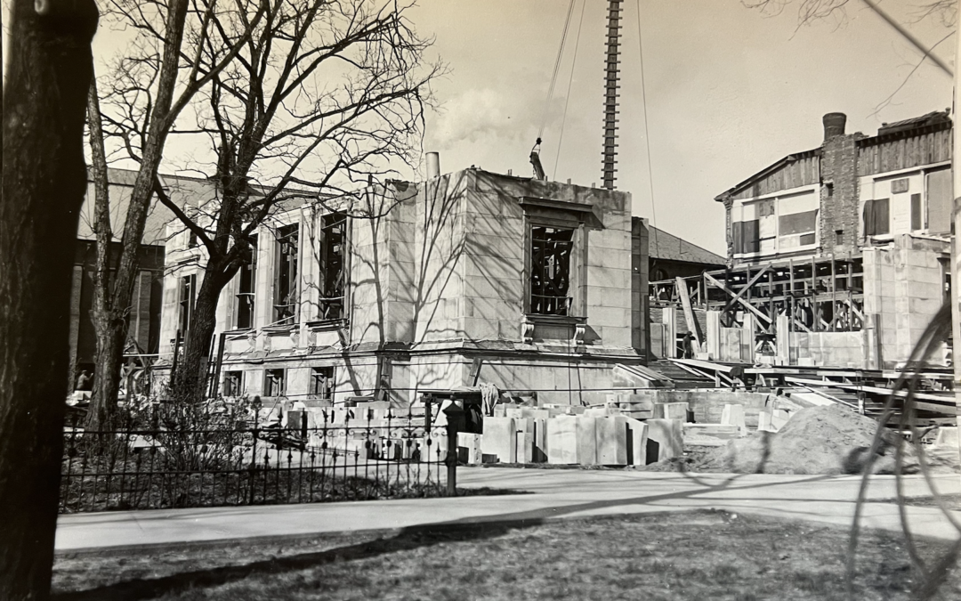 January 1922: Construction begins