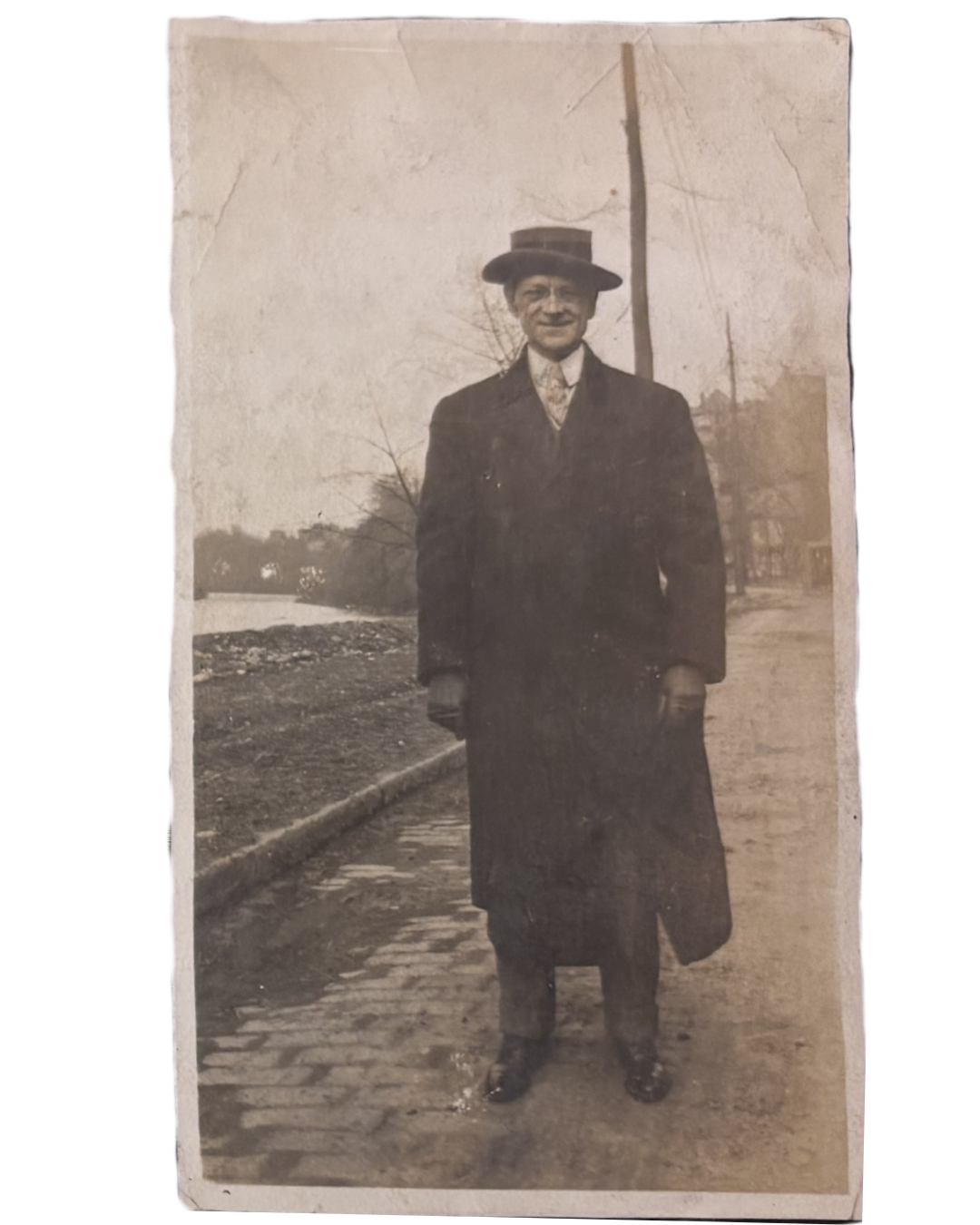 Oscar Worthington Stull Undated photograph Oscar Worthington Stull, most likely captured by his wife, Florence Smith Romaine.